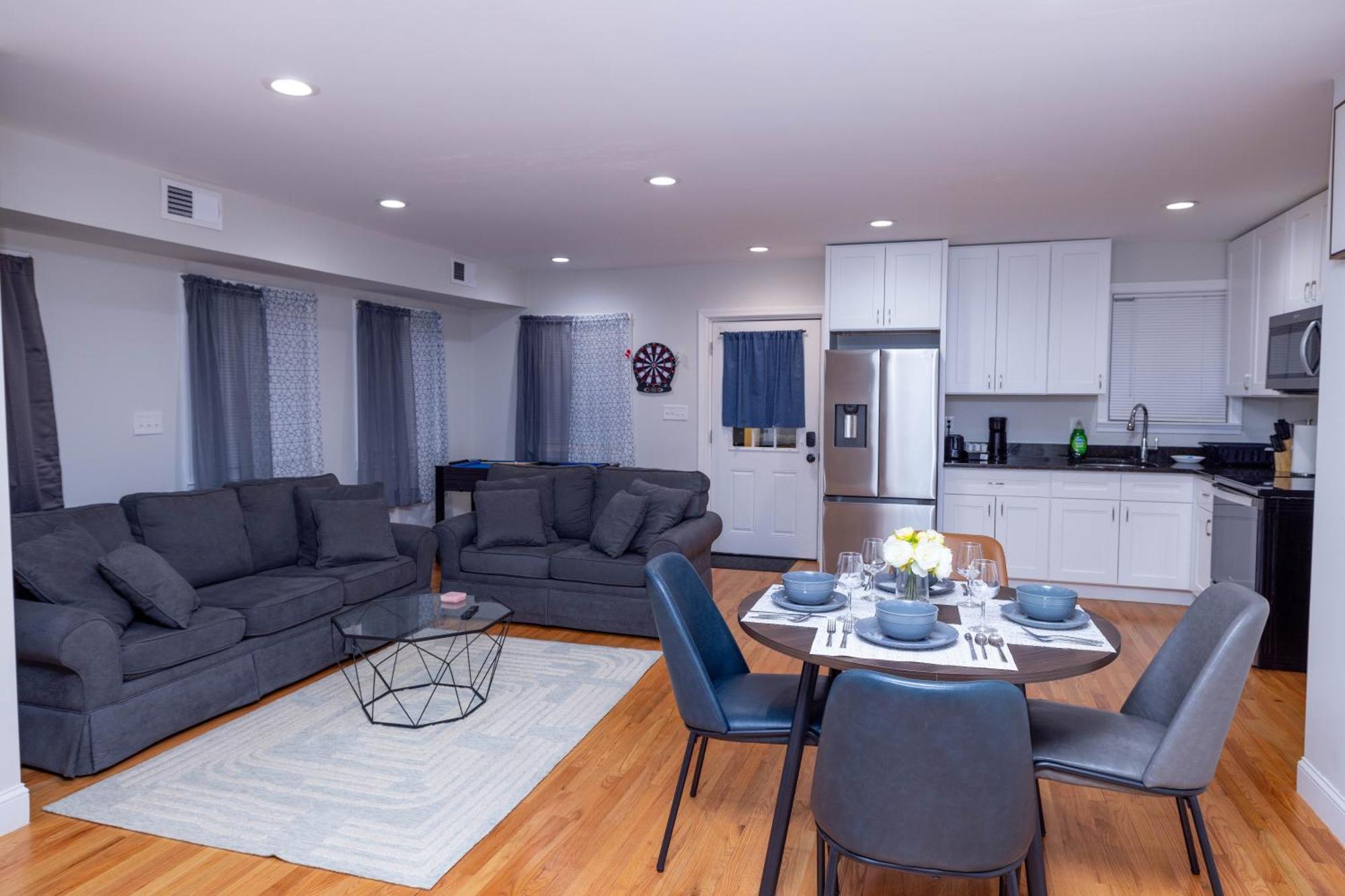 Apartment Modern Luxury With Fireplace & Game-room *