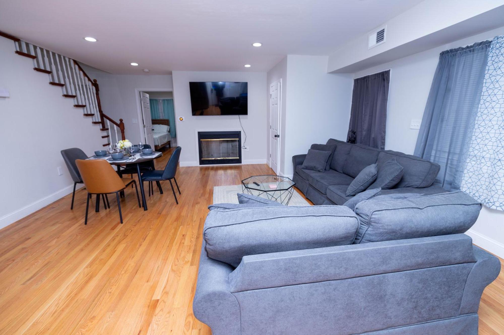 Modern Luxury With Fireplace & Game-room *