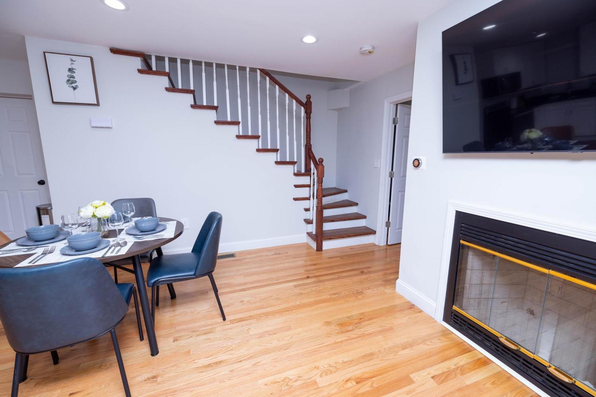 Modern Luxury With Fireplace & Game-room *