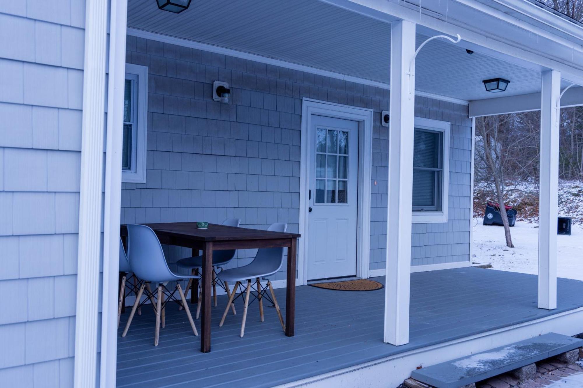 Modern Luxury With Fireplace & Game-room * Brockton