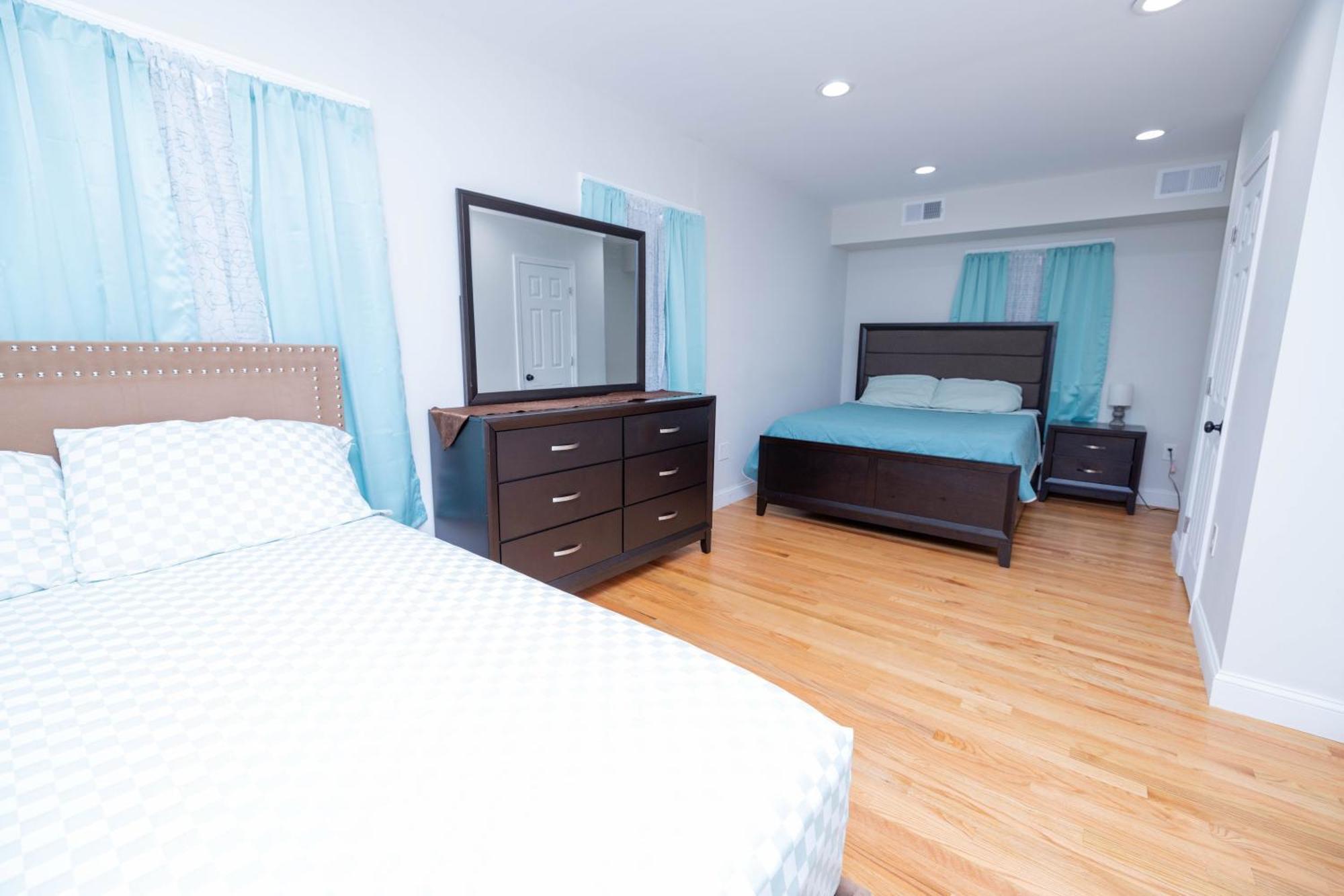 Apartment Modern Luxury With Fireplace & Game-room Brockton